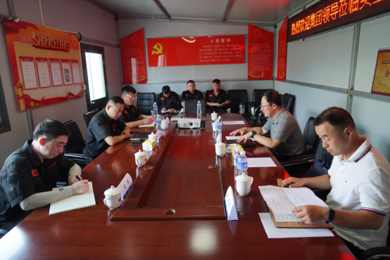 八一節(jié)期間總經(jīng)理竇世昌、工會主席秦海軍到實(shí)業(yè)公司慰問退役軍人干部職工32.png
